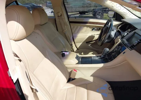 2015 Ford Taurus Limited z USA, uszkodzony, nr VIN 1FAHP2F85FG199043